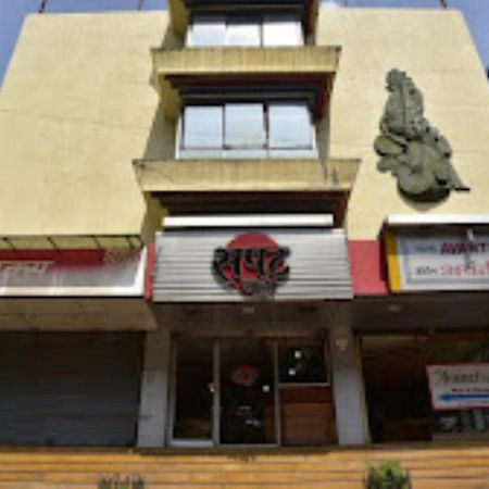 Hotel Avanti, Nashik Bagian luar foto