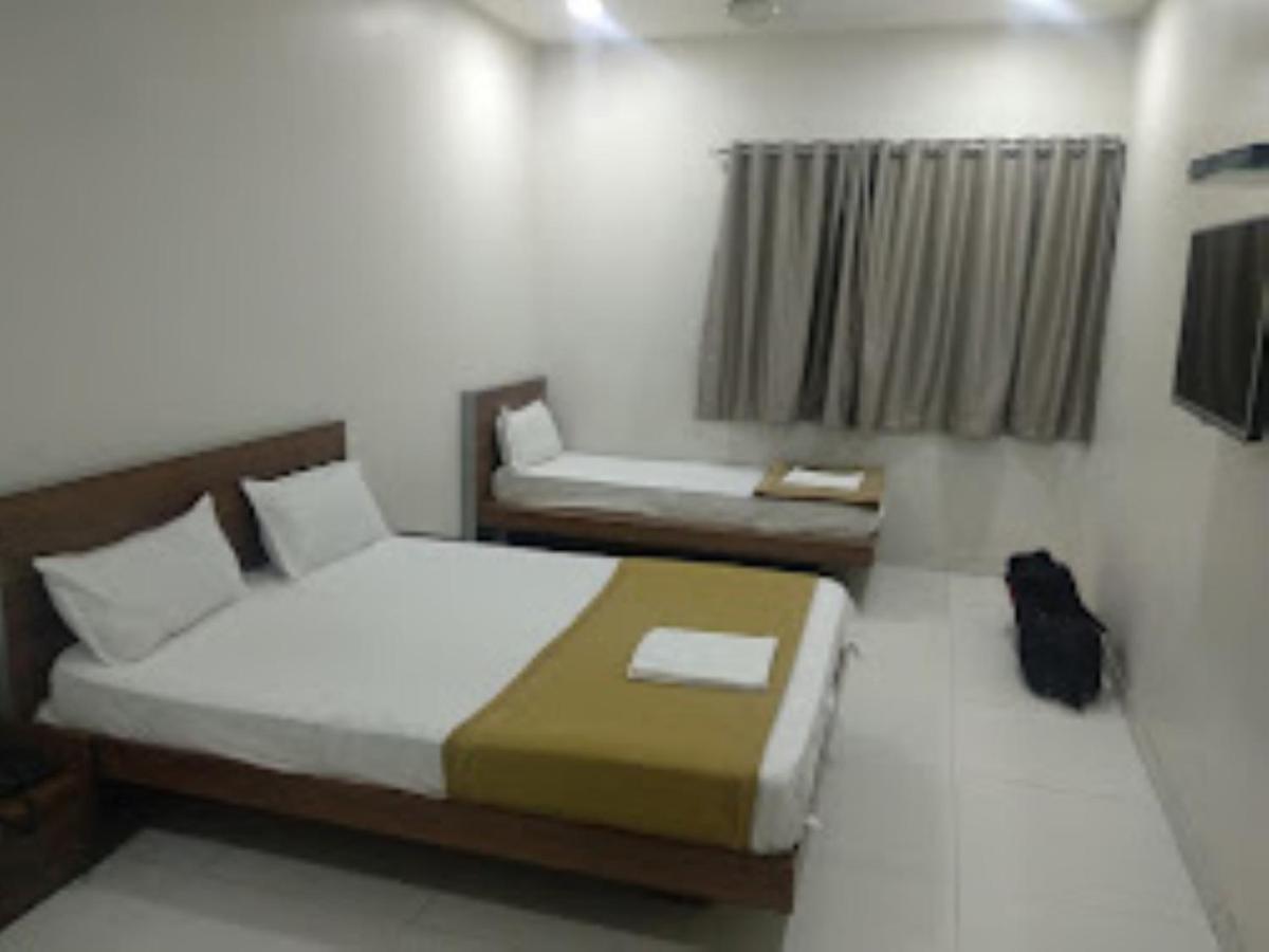 Hotel Avanti, Nashik Bagian luar foto