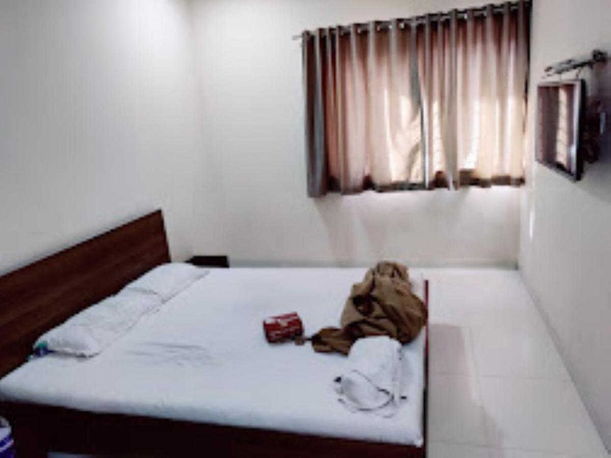Hotel Avanti, Nashik Bagian luar foto