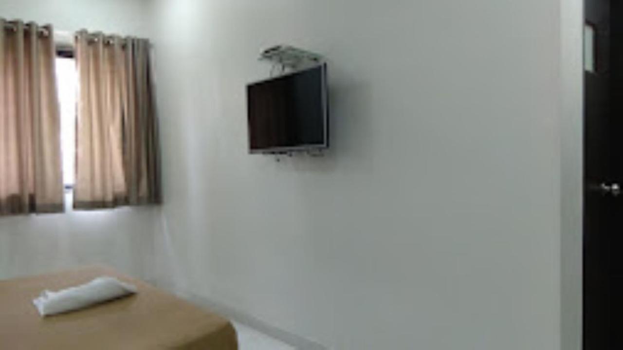 Hotel Avanti, Nashik Bagian luar foto