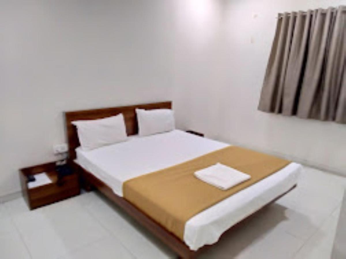 Hotel Avanti, Nashik Bagian luar foto