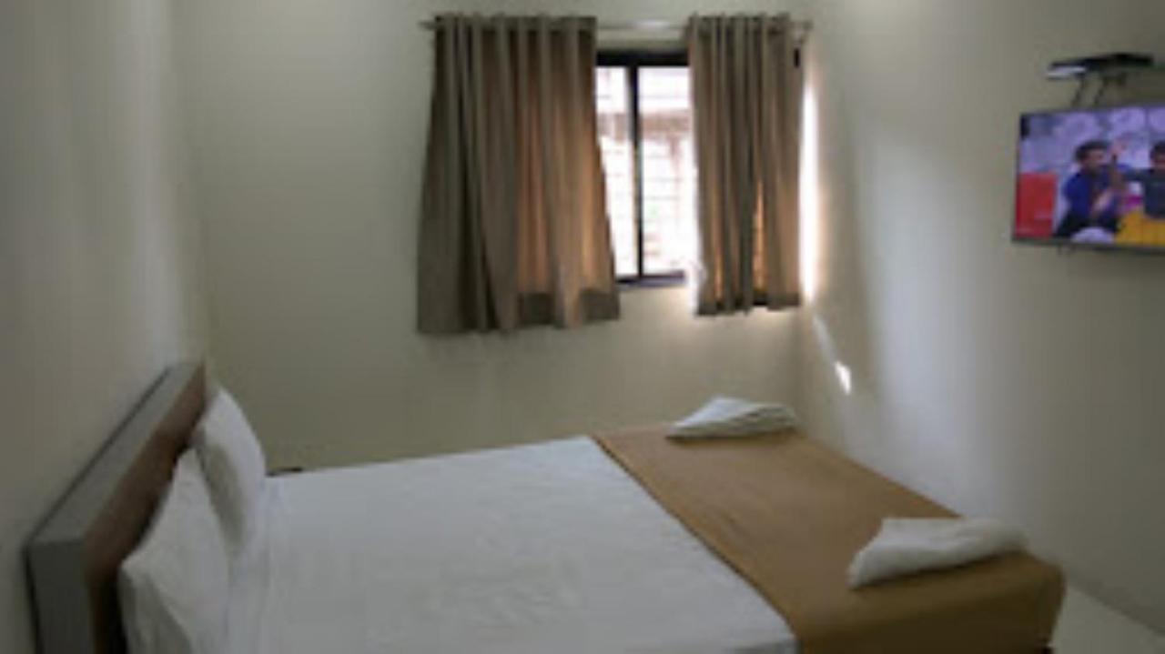 Hotel Avanti, Nashik Bagian luar foto