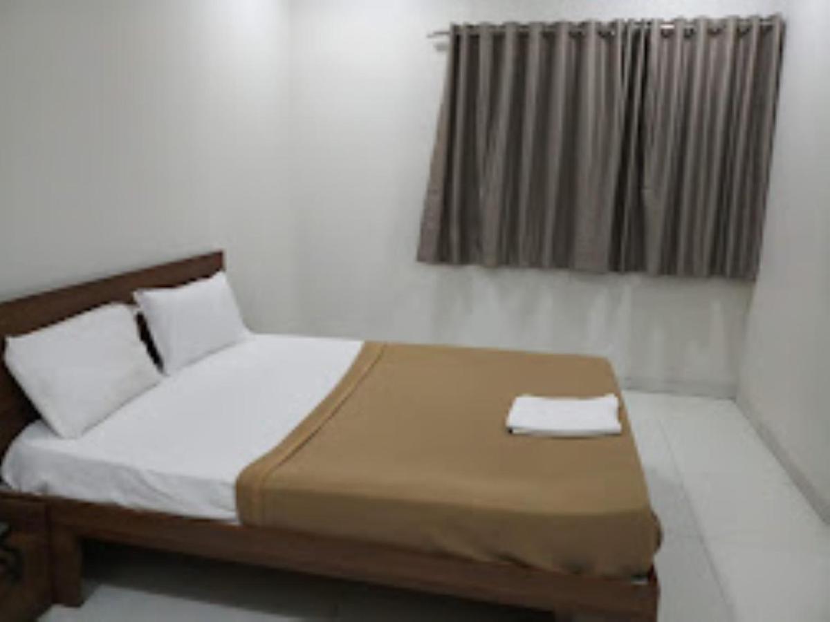 Hotel Avanti, Nashik Bagian luar foto