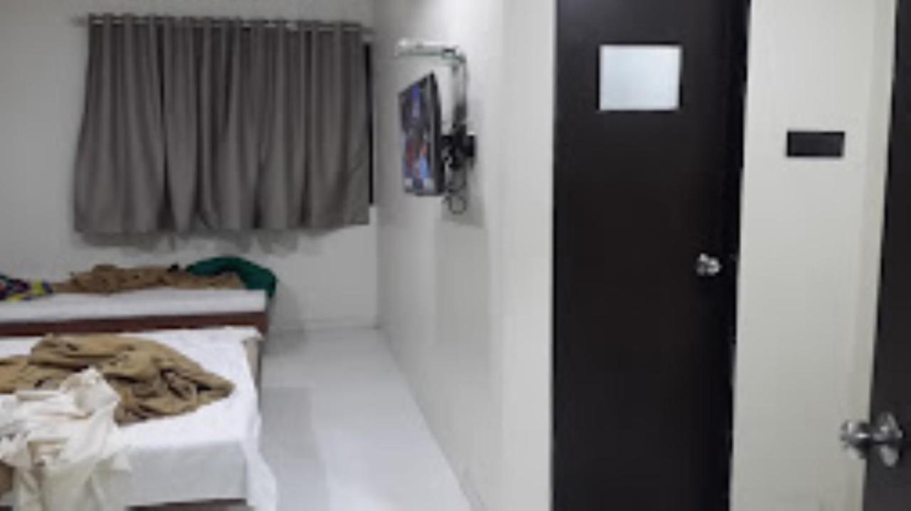 Hotel Avanti, Nashik Bagian luar foto