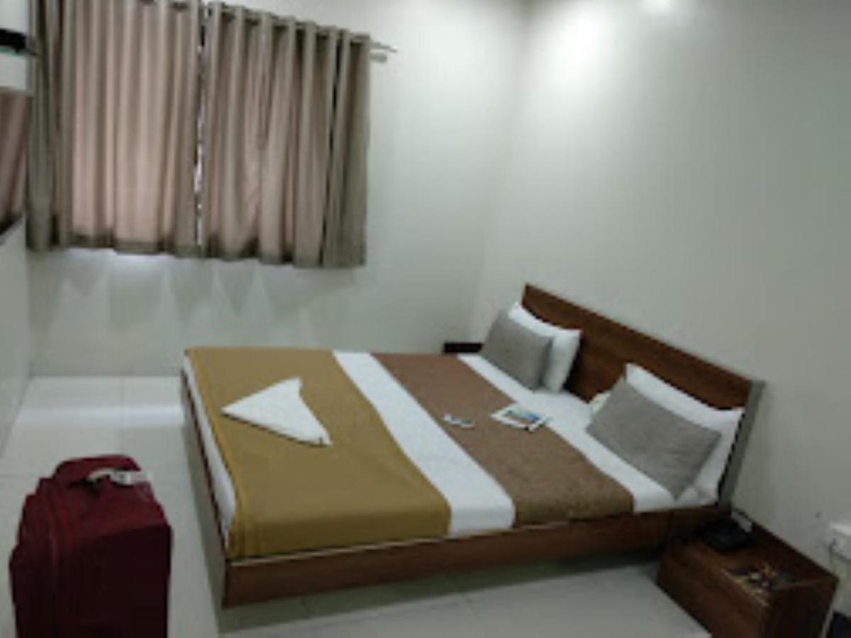 Hotel Avanti, Nashik Bagian luar foto